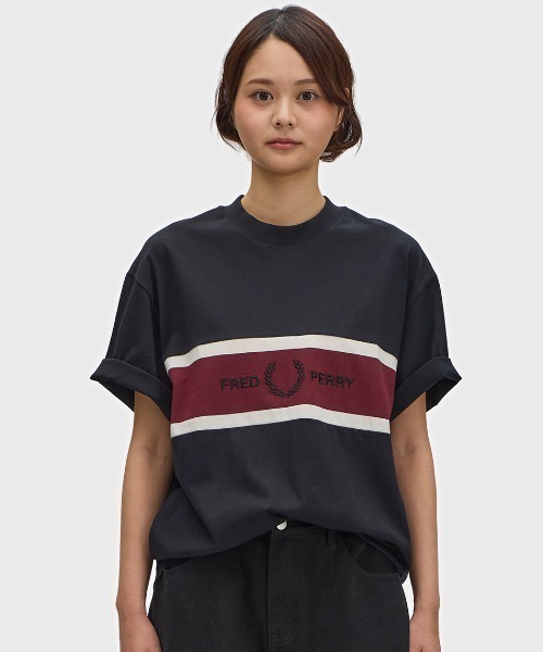 FRED PERRY（フレッドペリー） tシャツ Embroidered Panel T-Shirt