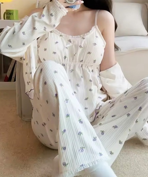 花モチーフ、ホワイトルームウェアパジャマの上のみ パジャマ ルームウェア 「 ammy. / エイミードット 」 小花柄 4