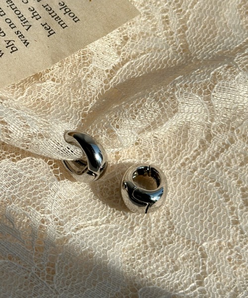 iso（イソ） イヤリング メタル ぷっくり クリップイヤリング