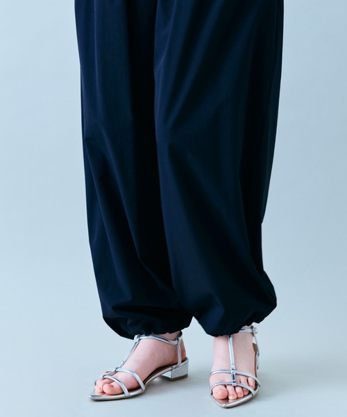 Audie a Muses ドロスト サテン カーゴパンツ Audie a Muses パンツ スカラップカーゴパンツ レディース
