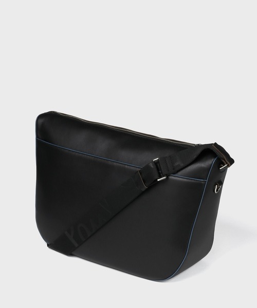 Paul Smith（ポール・スミス） ショルダーバッグ ロゴエンボス