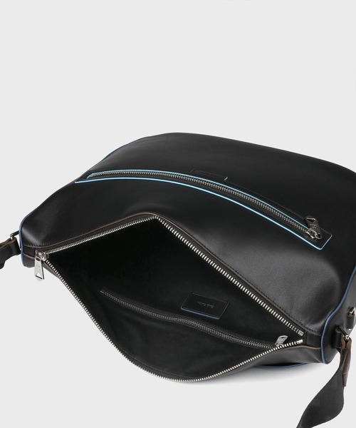 Paul Smith（ポール・スミス） ショルダーバッグ ロゴエンボス