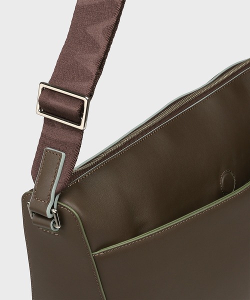 Paul Smith（ポール・スミス） ショルダーバッグ ロゴエンボス