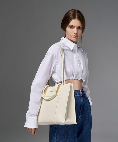 【美品】ベージュトートバッグCharles&keith CHARLES ＆ KEITH（チャールズ&キース） 「CHARLES & KEITH」 トート