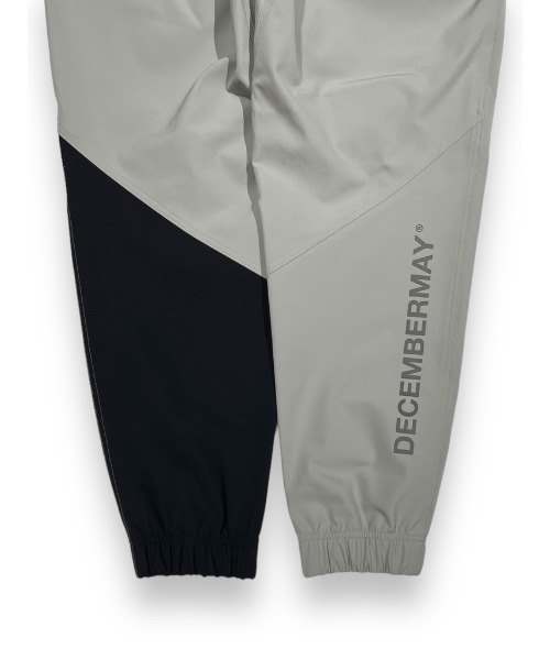 DECEMBERMAY（ディセンバーメイ） パンツ W-break nylon jogger pants