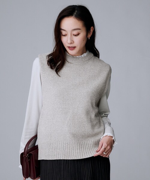 最終価格 アンタイトル 杢調ニットベスト グレー UNTITLED（アンタイトル） ベスト ジレ 「重ね着レイヤードに」杢調