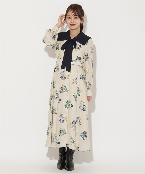 オリーブ色 フラワープリント 長袖ワンピース AND COUTURE（アンドクチュール） ワンピース ドローイングフラワー