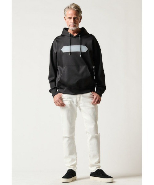 1 piu 1 uguale 3（ウノピゥウノウグァーレトレ） ジーンズ