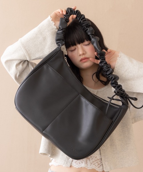 ショルダーバッグ バッグ シャーリングショルダーバッグ レディースの画像