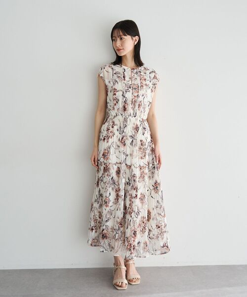 ワンピース フラワー柄シアープリーツワンピースの画像