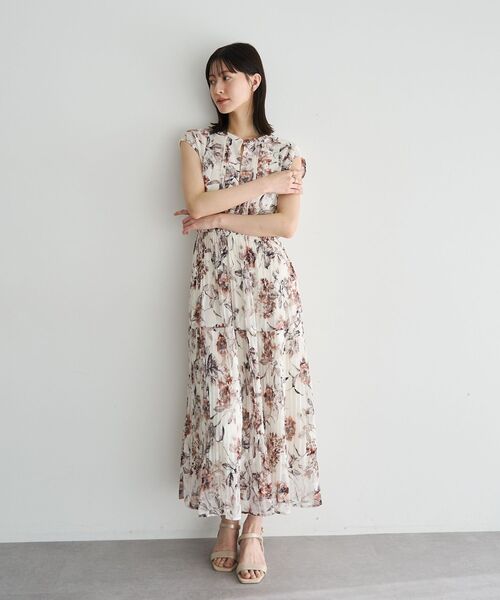 ワンピース フラワー柄シアープリーツワンピースの画像