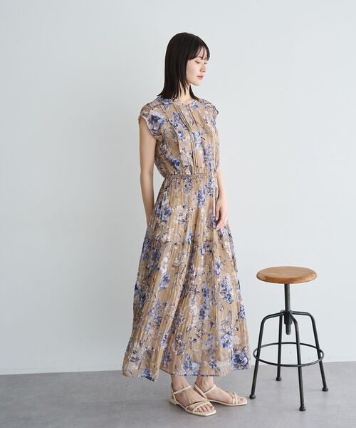 ワンピース フラワー柄シアープリーツワンピースの画像