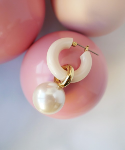 LOVE BY e.m. ピンクパールフープピアス　アシンメトリー　ピンク LOVE BY e.m. ピアス ピンクパールフープピアス レディース
