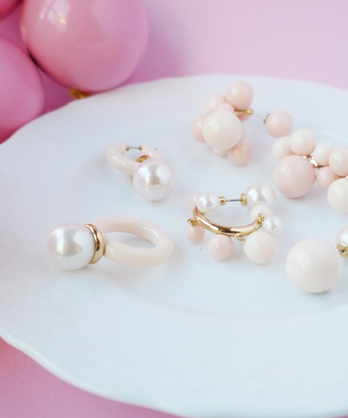 LOVE BY e.m. ピンクパールフープピアス　アシンメトリー　ピンク LOVE BY e.m. ピアス ピンクパールフープピアス レディース