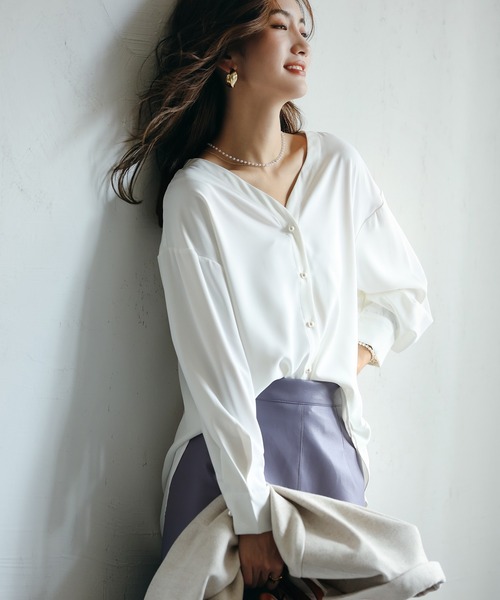 ungrid 新作　ルレックスシフォンブラウス　新品　シフォンシャツ DRESS+（ドレスプラス） ブラウス シャツ バックVネックシフォン