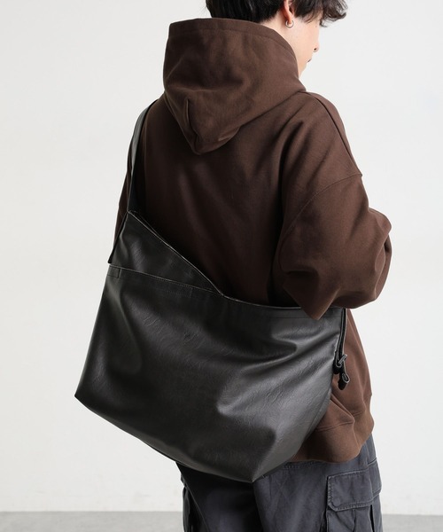 JSB ショルダーバッグ 当時定価より 約20%OFF】 DOUBLES BLACK ショルダーバッグ 210D