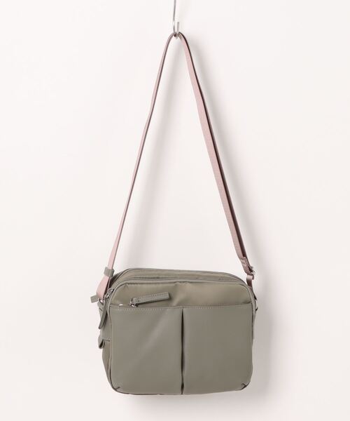 Y'SACCS（イザック） ショルダーバッグ バッグ ナイロン×牛革コンビ