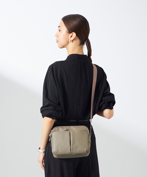 Y'SACCS（イザック） ショルダーバッグ バッグ ナイロン×牛革コンビ
