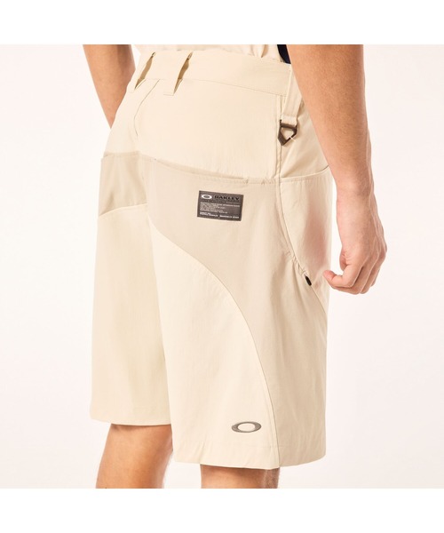 新品未使用 OAKLEY ゴルフパンツ Chino Icon 32 ベージュ OAKLEY（オークリー） パンツ ICON SHAPE WIDE SHORTS / SHORTS