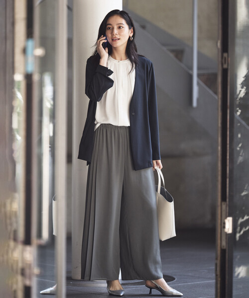timesale 新品未使用美品　ブラック プリーツミドル丈パンツ　コムコム COMME CA ISM（コムサイズム） ワイドパンツ パンツ サイドプリーツ