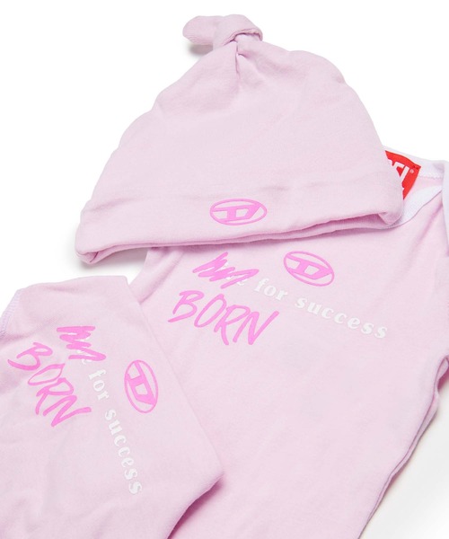 R*M様 DIESEL ロンパースセット　新品未使用 DIESEL◇ベビー ギフトセット◇カバーオール＆帽子＆スタイ (DIESEL