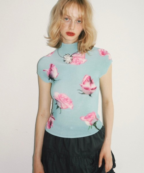 musubore（ムスボレ） tシャツ pleated print tops ”scattered rose
