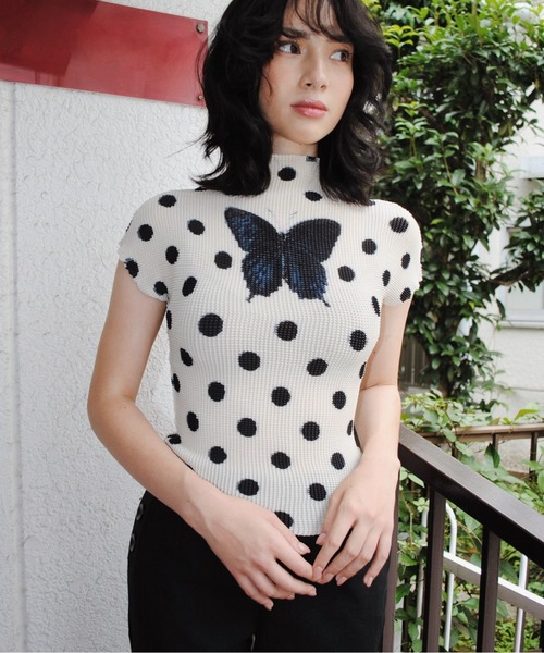 musubore（ムスボレ） tシャツ pleated print tops ”scattered rose