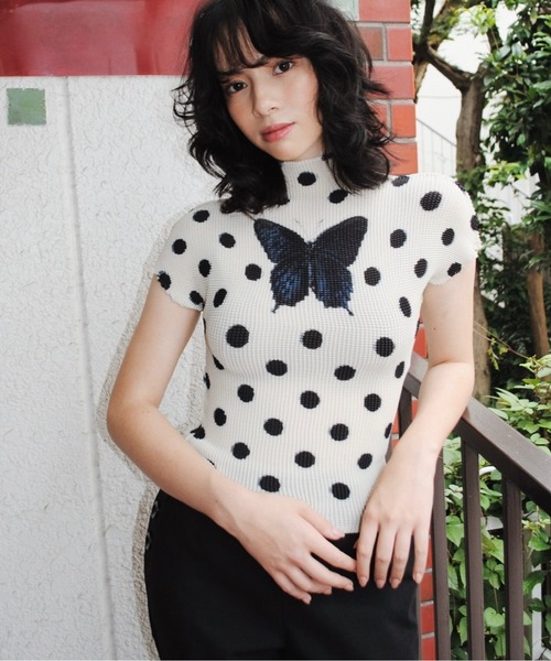 musubore（ムスボレ） tシャツ pleated print tops ”scattered rose
