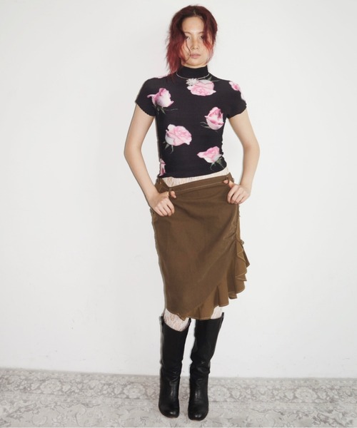 musubore（ムスボレ） tシャツ pleated print tops ”scattered rose