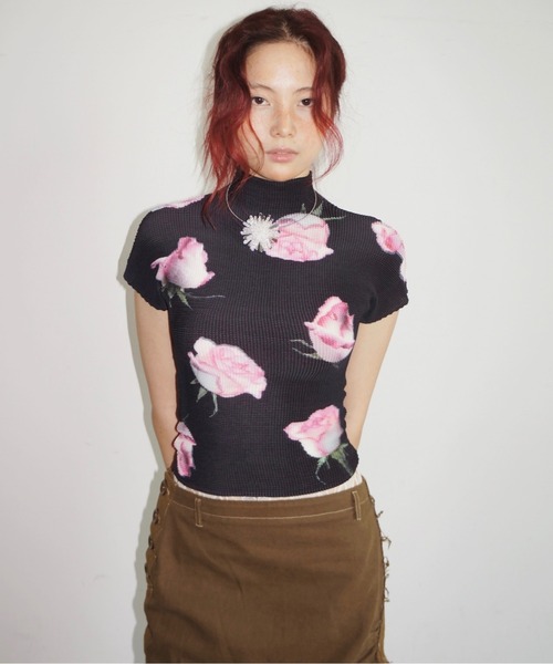musubore（ムスボレ） tシャツ pleated print tops ”scattered rose
