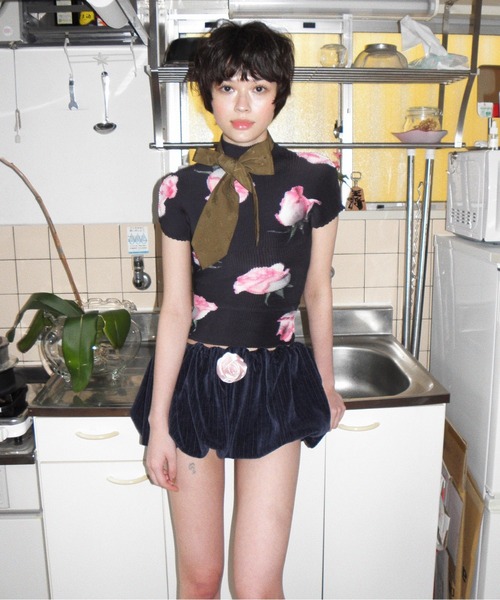 musubore（ムスボレ） tシャツ pleated print tops ”scattered rose