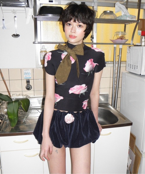 musubore（ムスボレ） tシャツ pleated print tops ”scattered rose