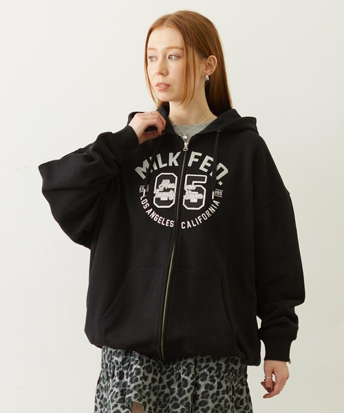 MILKFED.（ミルクフェド） パーカー COLLEGE LOGO PATCH ZIP UP HOODIE 