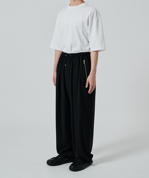 CULLNI スリットスラックス CULLNI（クルニ）の「22-SS-025 ベルト付きスリットストレート