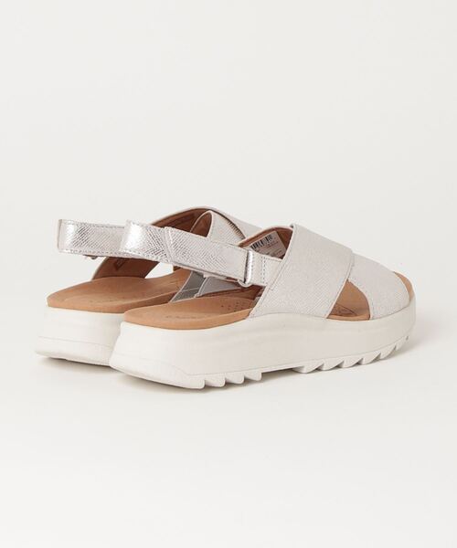 「Clarks」 フラットサンダル - シルバー レディース_画像2