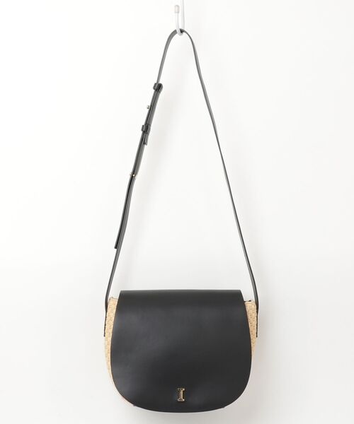 【未使用同等品】IACUCCI イアクッチ　ハンドバッグ　ワンショルダーバッグ IACUCCI（イアクッチ） ワンポイントショルダーバッグ - ブラック