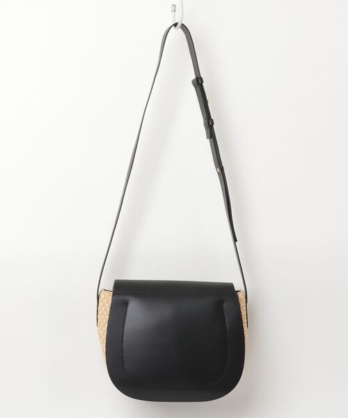 IACUCCI（イアクッチ） ワンポイントショルダーバッグ - ブラック