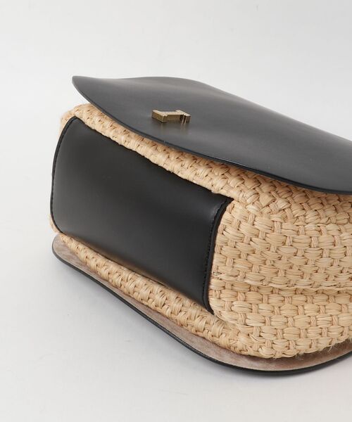 IACUCCI（イアクッチ） ワンポイントショルダーバッグ - ブラック