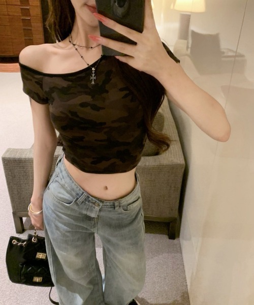FENDI 迷彩柄 半袖Tシャツ サイズ46 tシャツ 半袖 迷彩柄 ワンショルダー 半袖トップス レディース