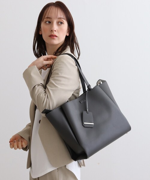 INDIVI 黒 バッグ A4可 INDIVI トートバッグ バッグ 「A4収納可能/合皮」タックデザイン