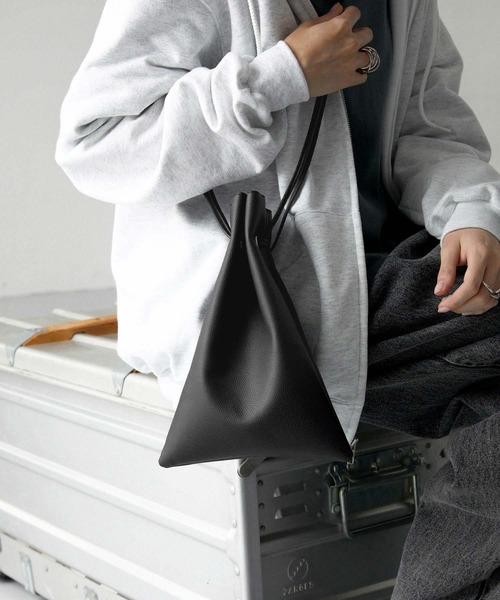 ショルダーバッグ 「Alfred Alex」synthetic leather drawstring