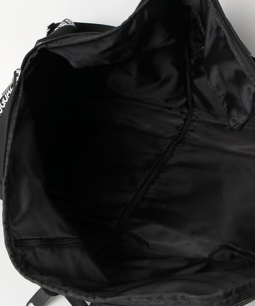 1 piu 1 uguale 3（ウノピゥウノウグァーレトレ） ボストンバッグ