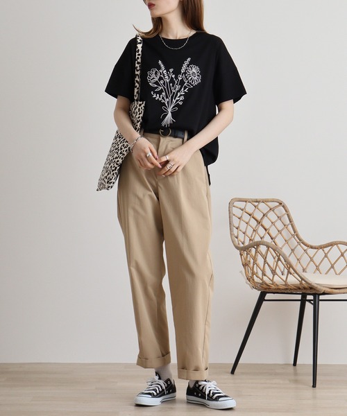 tシャツ BRODIAEA フラワーブーケ刺繍Ｔシャツ レディース セール】BRODIAEA フラワーブーケ刺繍Tシャツ（Tシャツ