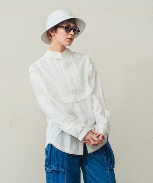 メニーフリルシャツ　(OFF WHITE) イージーケア】フリルネックシャツ