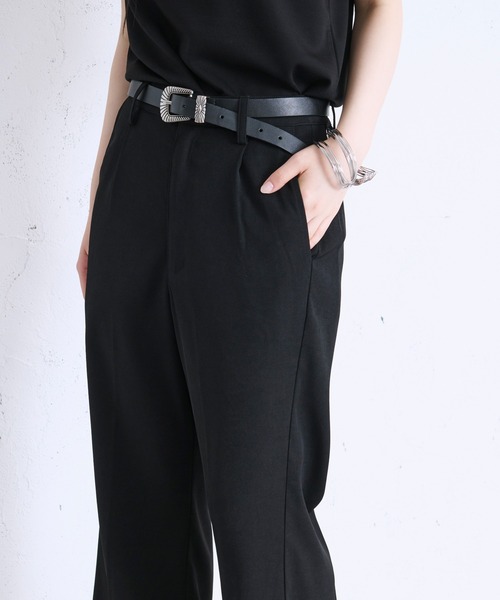 Ellno Loset（エルノロゼット） パンツ センタークリースフレアパンツ