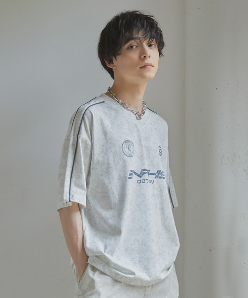 SPECCHIO スペッチオ　デザインカットソー　ホワイト　サイズ40 SPECCHIO シャトルプリーツフリーサイズボトルネックブラウス