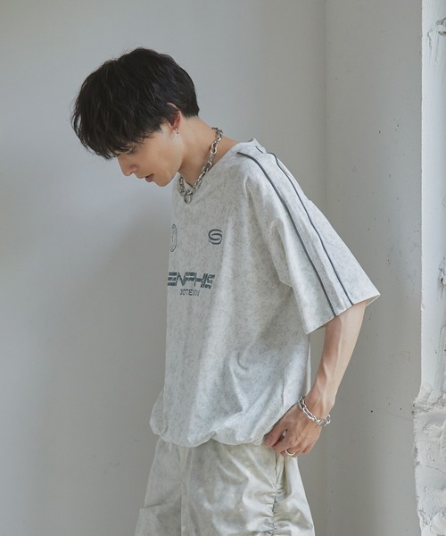 SPECCHIO スペッチオ　デザインカットソー　ホワイト　サイズ40 SPECCHIO シャトルプリーツフリーサイズボトルネックブラウス