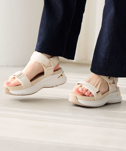 「HIMIKO」 フラットサンダル LARGE ブラウン レディースの画像