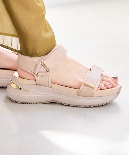 「HIMIKO」 フラットサンダル LARGE ブラウン レディースの画像