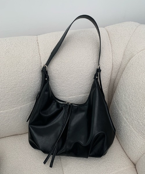 ショルダーバッグ バッグ フェイクレザーラウンドショルダーバッグ/A4